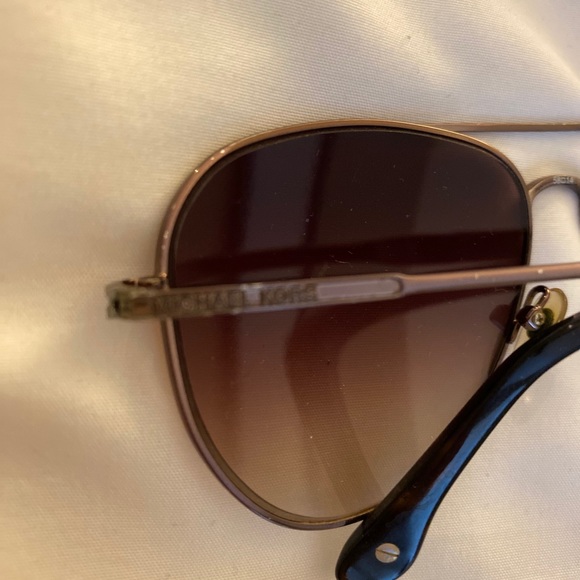 Michael Kors Aviator sunglasses - Picture 3 of 3